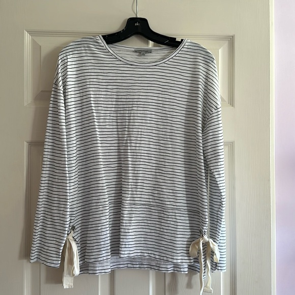 Cute and comfortable Lisa Todd NWOT striped top. - Picture 1 of 5